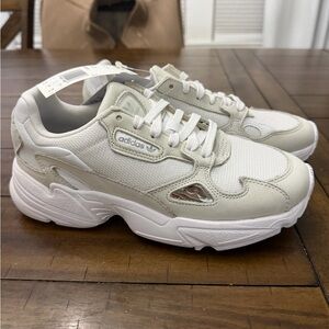 Adidas Falcon Sneakers - Cloud white/crystal white